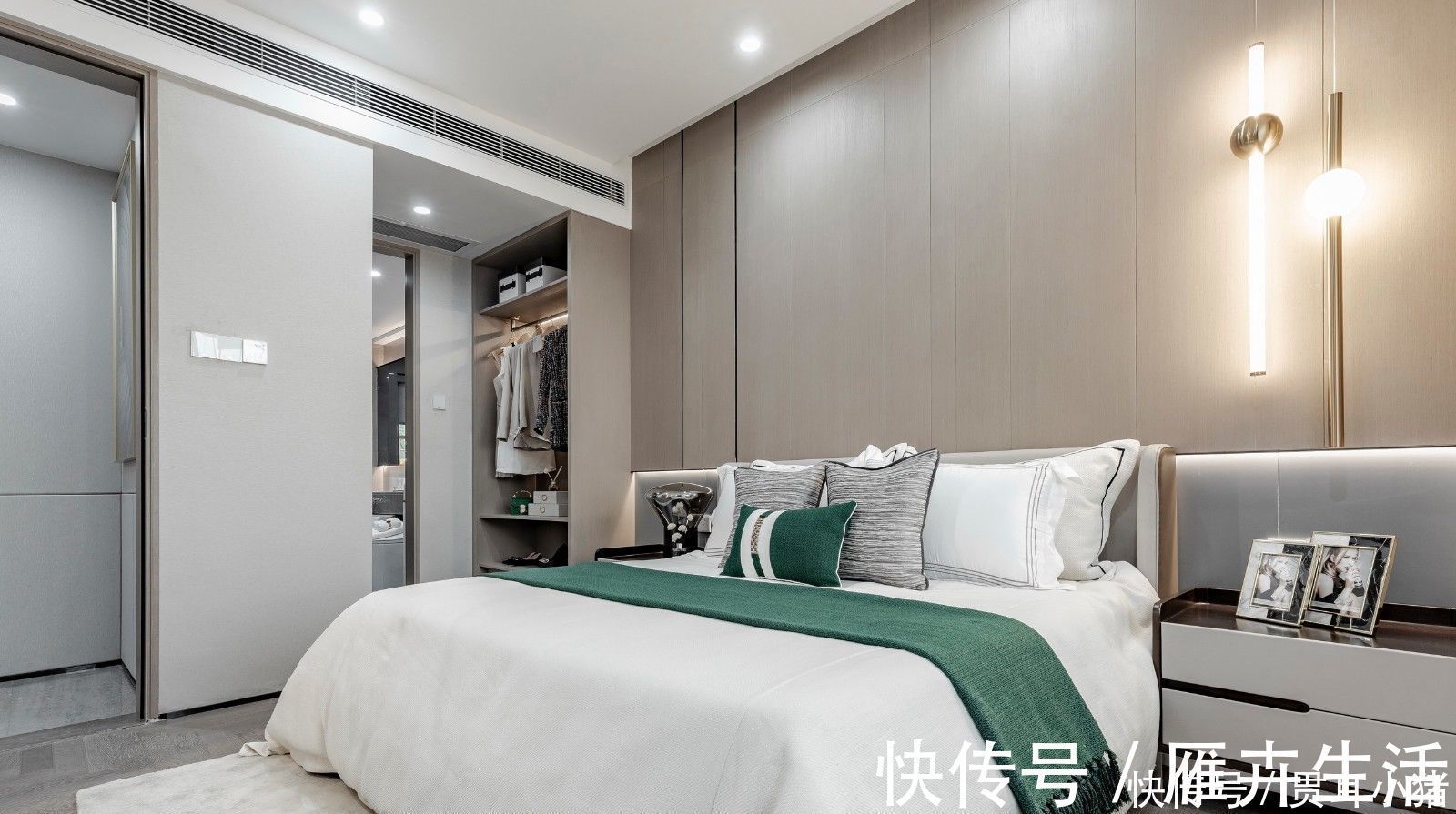 温馨感|这才是轻奢风,135㎡现代装修设计,入户第一眼,就是开阔感