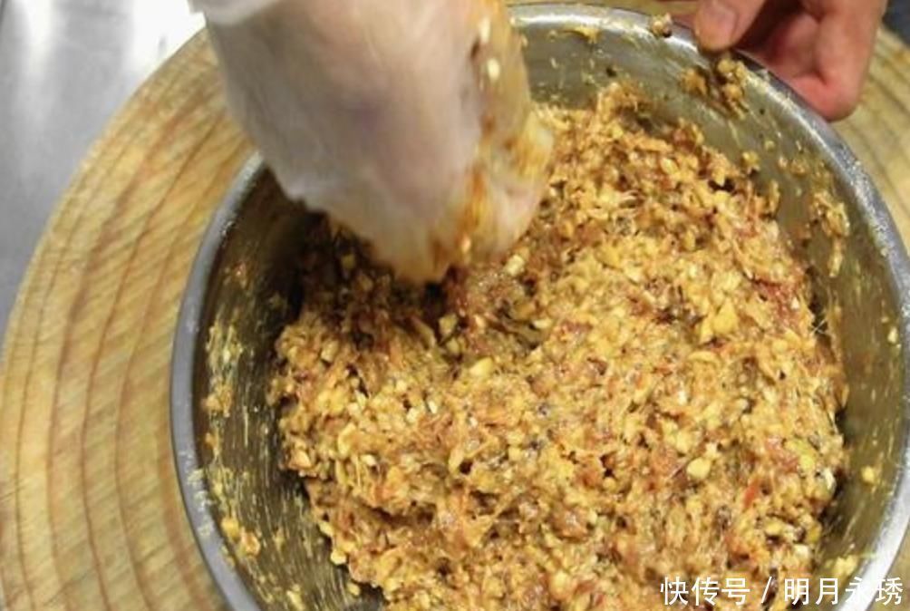 饺子馅|做饺子馅最不该放的调料是它！多数人经常放，难怪饺子难吃不鲜香