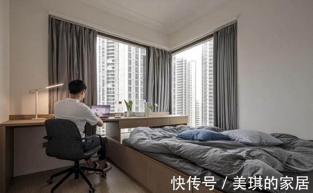 阳台|80㎡精装房的二次改造，客厅阳台改地台，原木极简设计看得很顺眼