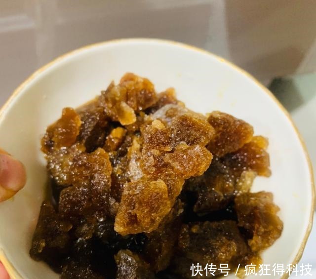 红糖冰汤圆，甜甜的很好吃！