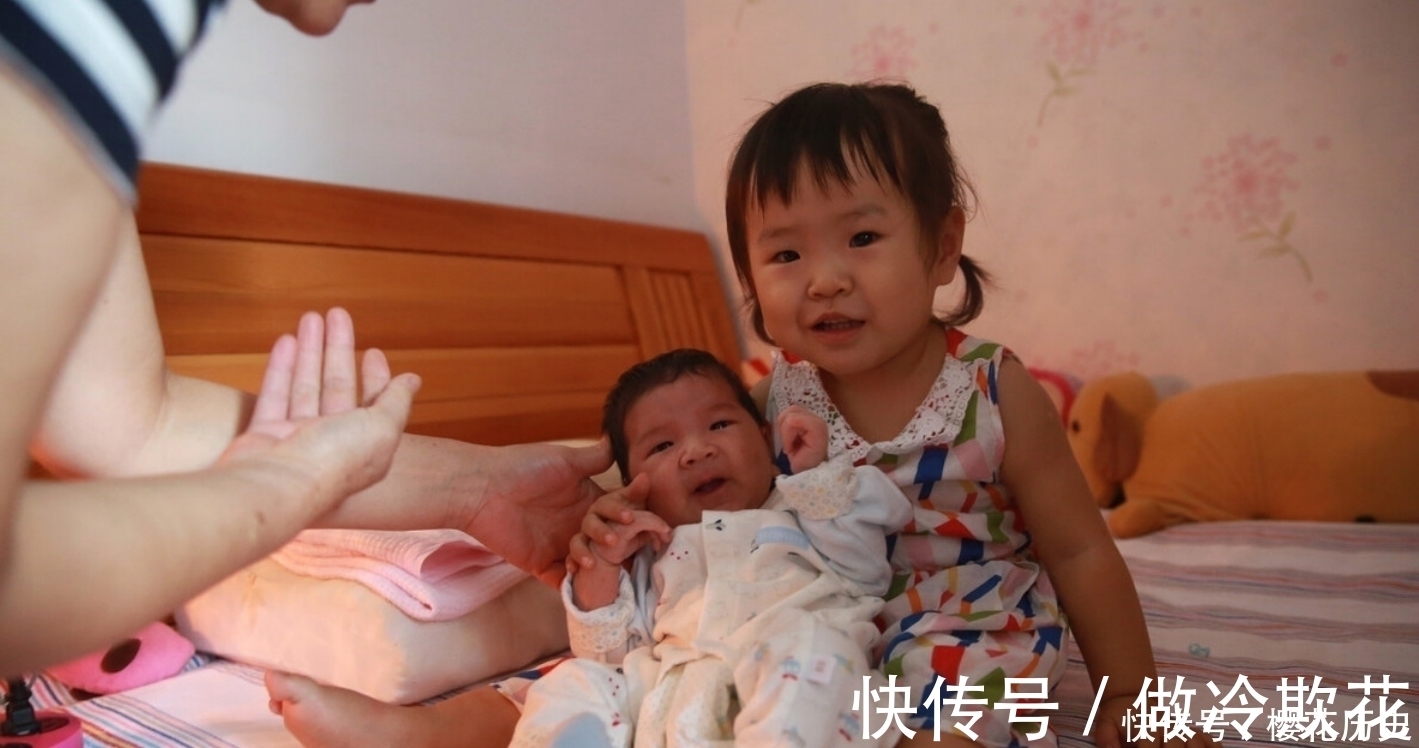 哥哥|哥哥一亲近妹妹,妹妹却莫名哭闹,妈妈掀开妹妹衣服失声痛哭