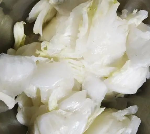 炒白菜，不要切好直接炒，巧用一招，白菜脆爽不出水味道香
