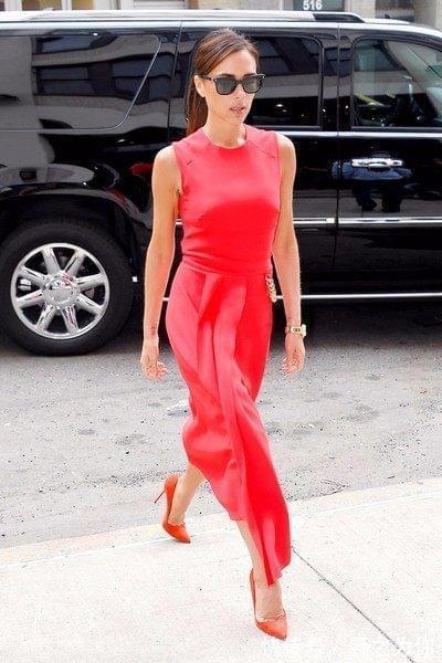 搭配 高跟鞋衬托出修长细腿,掌握好搭配“黄金比”