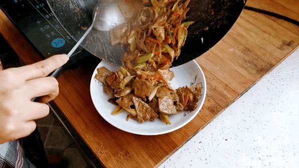 炒猪肝时,猪肝直接下锅炒就错了,教你正确做法,鲜嫩多汁无腥味