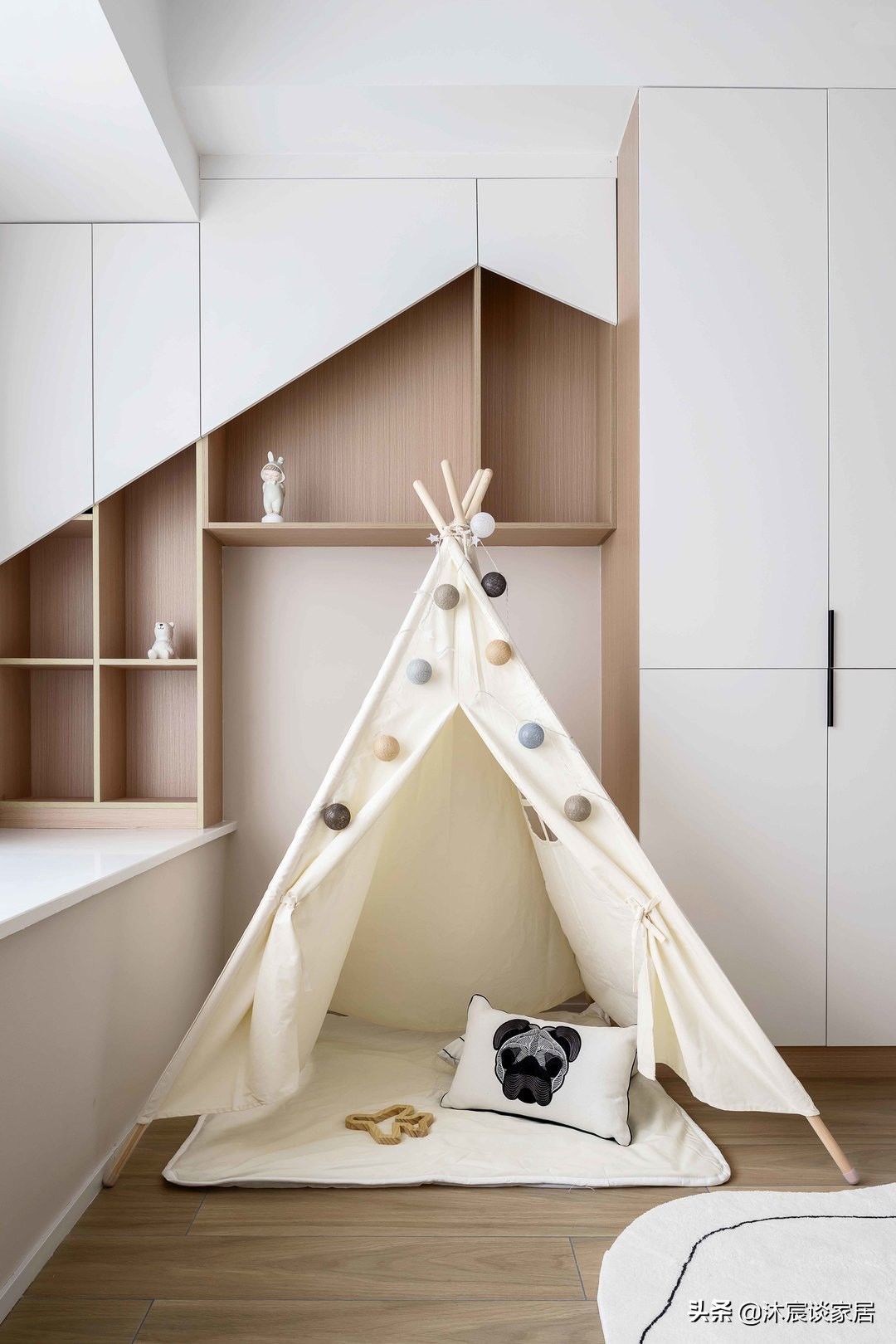 吧台|重庆夫妻的新家,因太会装修而走红,凭白墙与原木就让家温馨治愈