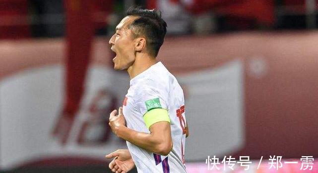 國(guó)足|李霄鵬親自留下國(guó)足核心，三大中場(chǎng)或離隊(duì)，吳曦要交出隊(duì)長(zhǎng)袖標(biāo)？