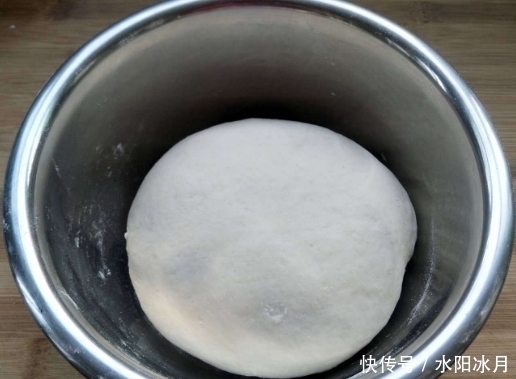 只用发酵粉发面,一看就是外行大厨教你这样做,15分钟就搞定