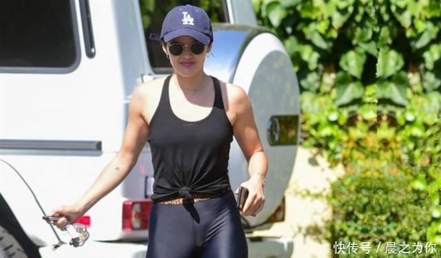 身材|健身成瘾果然不一样，运动背心配瑜伽裤，网友：身材太完美了