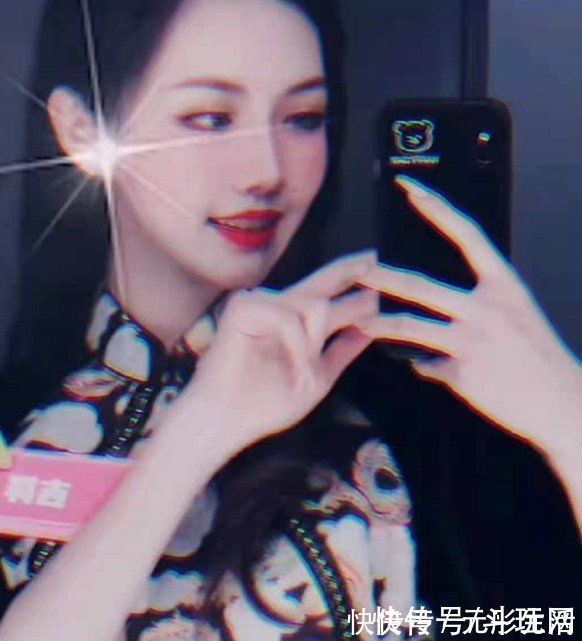 一类型|同为漫画身材,腐团儿秀职场装,吉祥却满满中国风,这才是神