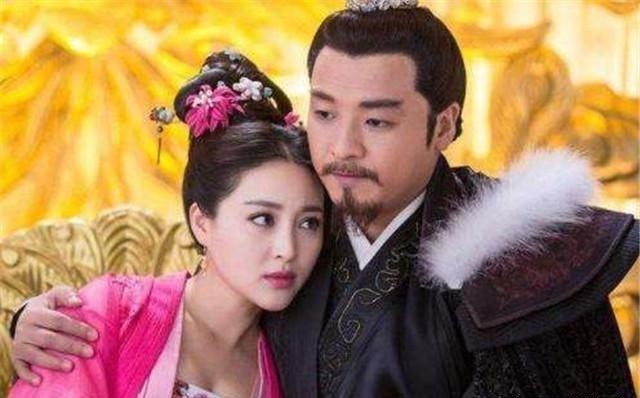 送给|她嫁给皇帝是二婚,却直接当皇后,还把侍女送给皇帝令其怀孕