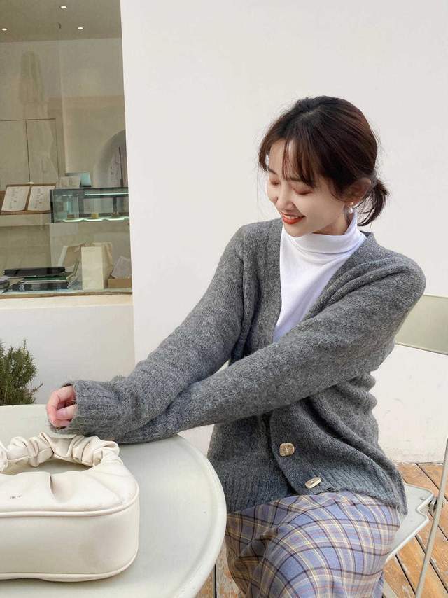 帆布鞋|秋游该这么穿,惊艳所有人,针织开衫搭配半身裙简约洋气,超好看