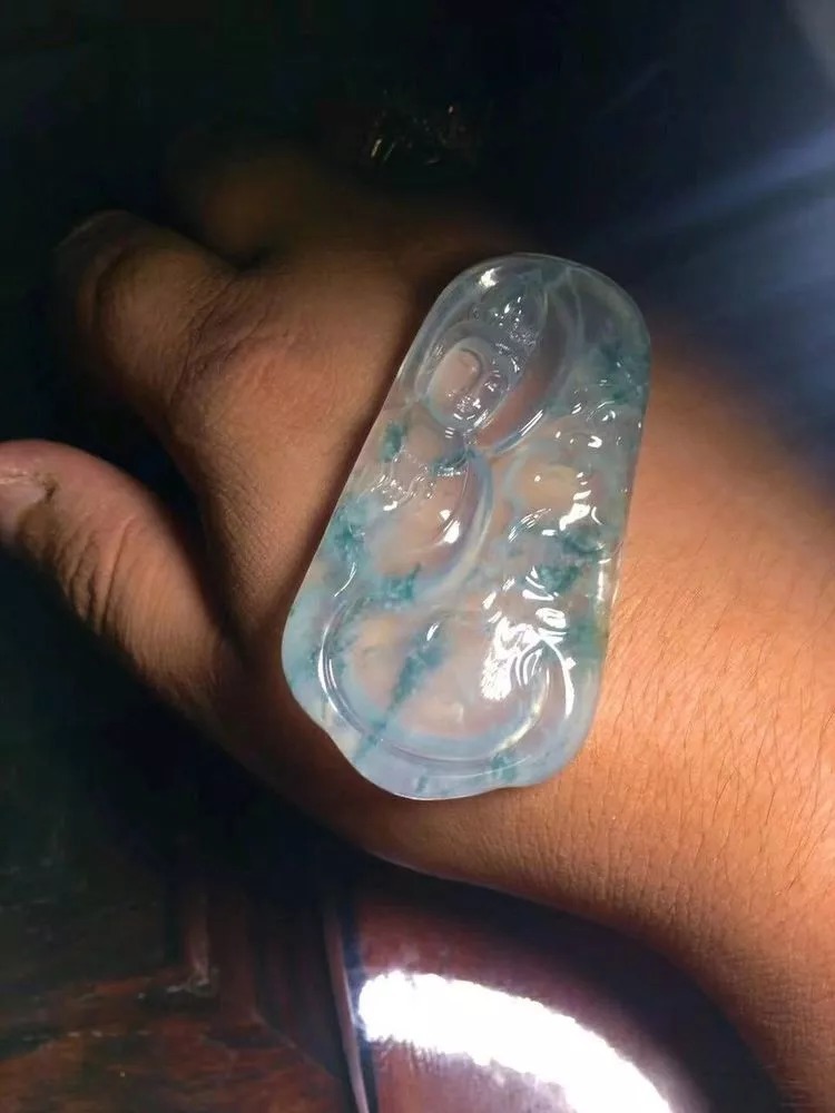 喜获|极品赌石现场切开,喜获6块冰玻大牌,心脏跳不停!