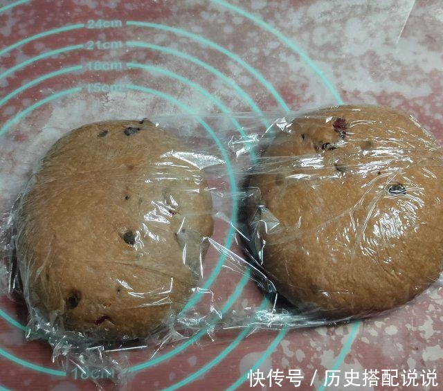 浓情巧克力软欧包,浓浓的可可香,你一定会喜欢!