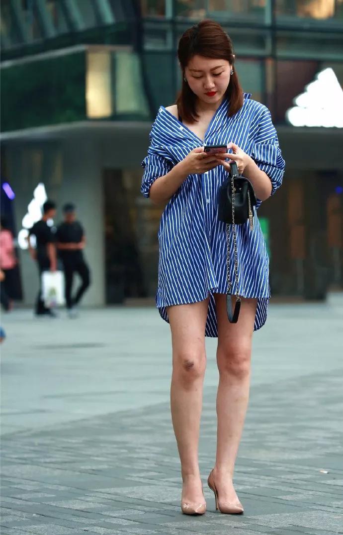 时尚 连衣裤穿起来超显高,因为腰线比较高,所以穿起来非常时尚