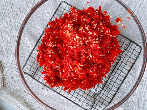 辣椒别再炒着吃了,试试这种新做法,香辣开胃,夏天凉拌烧烤必备