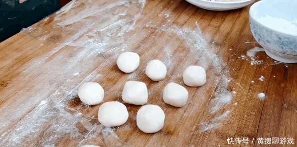 一碗面粉,1斤冬瓜,教你做皮脆馅香的老婆饼,每一口都酥到掉渣