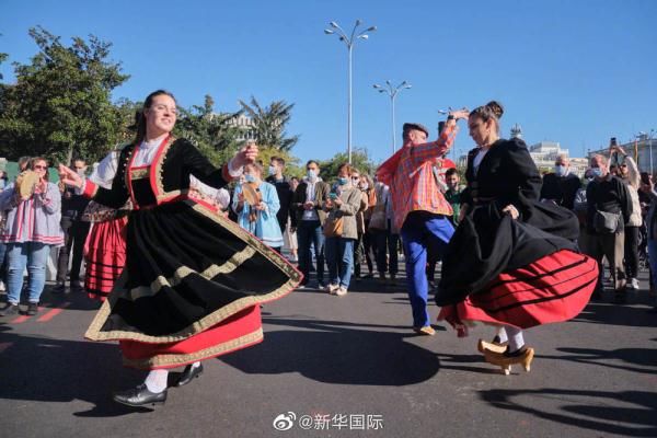 马德里|壮观场景一年一次！西班牙马德里的“萌羊逛大街”