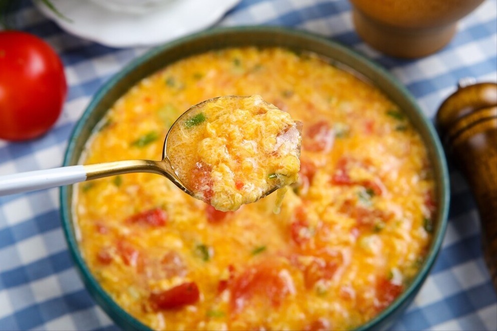 做蛋花汤，切忌水开直接倒蛋液，多做1步骤，蛋花漂亮，香浓好喝