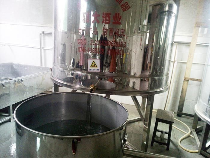 烧酒设备|用200斤酿酒设备酿造大米酒采用哪种工艺好？