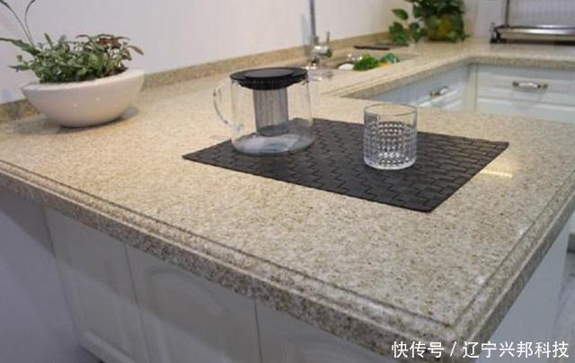 橱柜|厨房想要保持洁净,橱柜台面选择不可忽视,细节做好有帮助