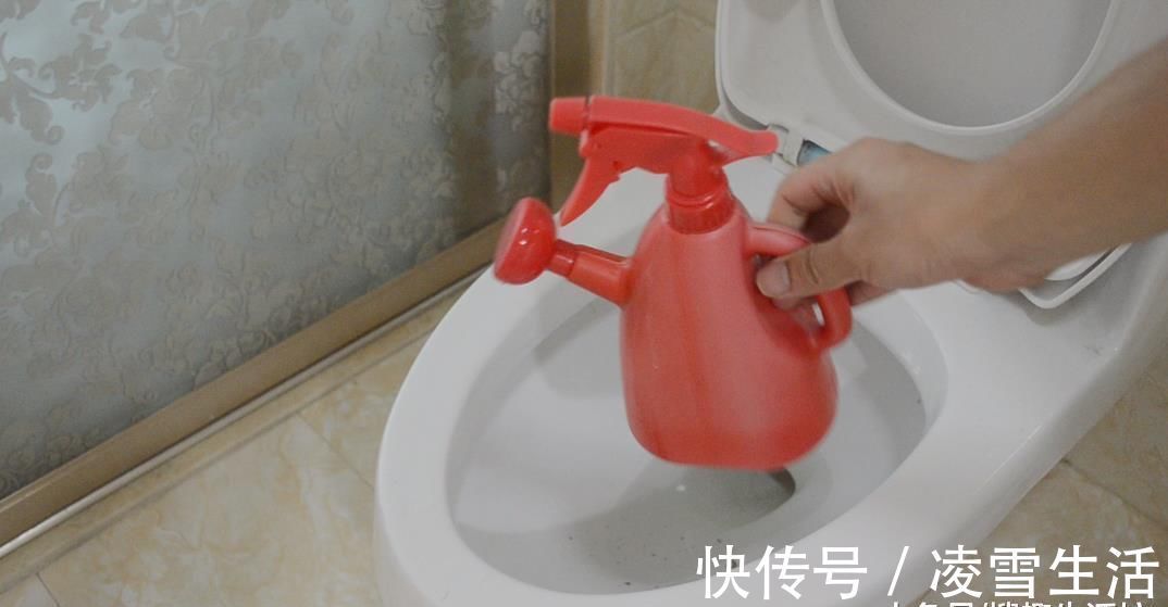 抽完烟卫生间烟味久久不散 教你一个小妙招, 1分钟快速去除烟味