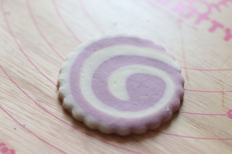 在家制作紫薯贝壳包，口感软糯，营养健康又美味