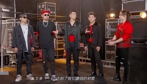 从没人要到带娃上分的大佬,这个被嘲软饭男的男人在我眼里封神了