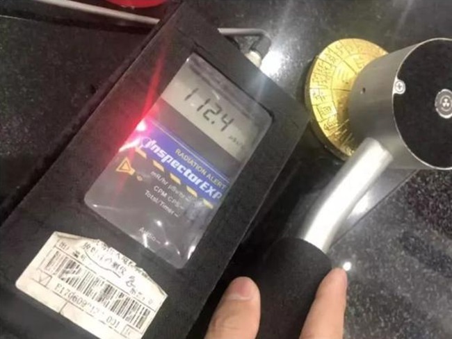 流鼻血|核辐射超标112倍，戴一天等于做117次胸透，很多人还在使劲买