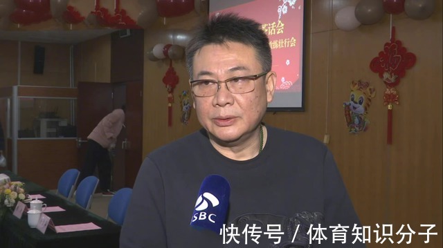 江苏女排|最新消息:江苏女排给蔡斌举办欢送会!张常宁颜值很高!