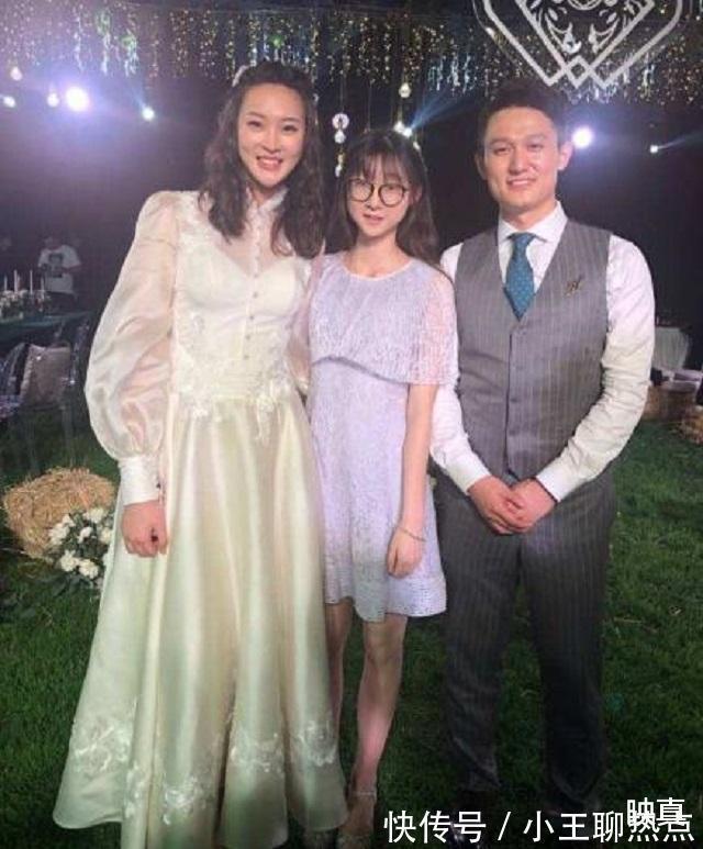 女排|惠若琪退役生活很美好,嫁给矮个老公,如今一家三口其乐融融