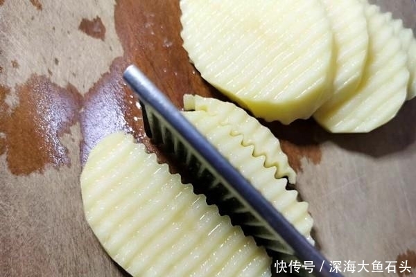 肉丝|土豆炒肉丝？薯条炒肉丝？一样的食材，动了手脚后，老少皆宜
