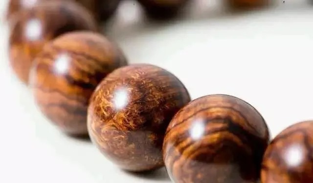 把珠子表面|这东西车出来的珠子能玩儿吗?