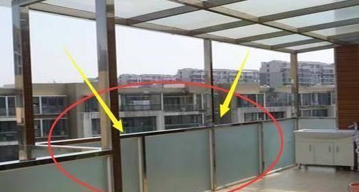 栏杆|越来越多人这么处理阳台原有的护栏,太聪明了,回家照着装