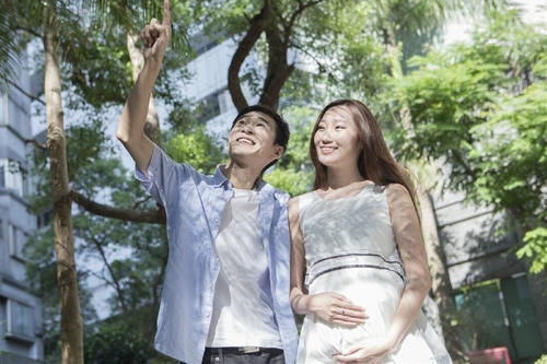 身体|孕期多散步是对身体好，但有两个时间段除外，可能伤到胎儿