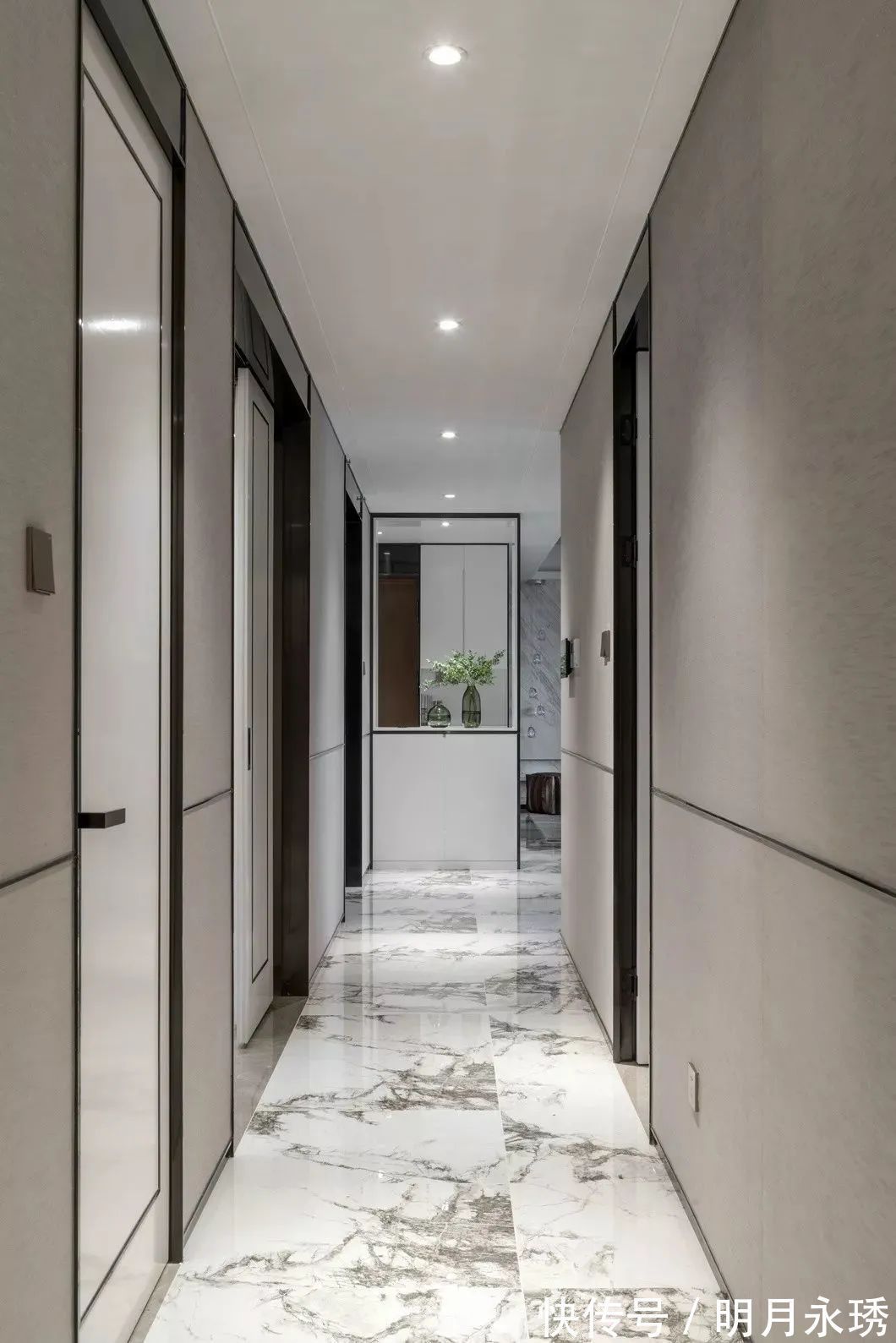 装饰画|246㎡现代大平层,简约大方的空间,时尚优雅的布置,高级档次