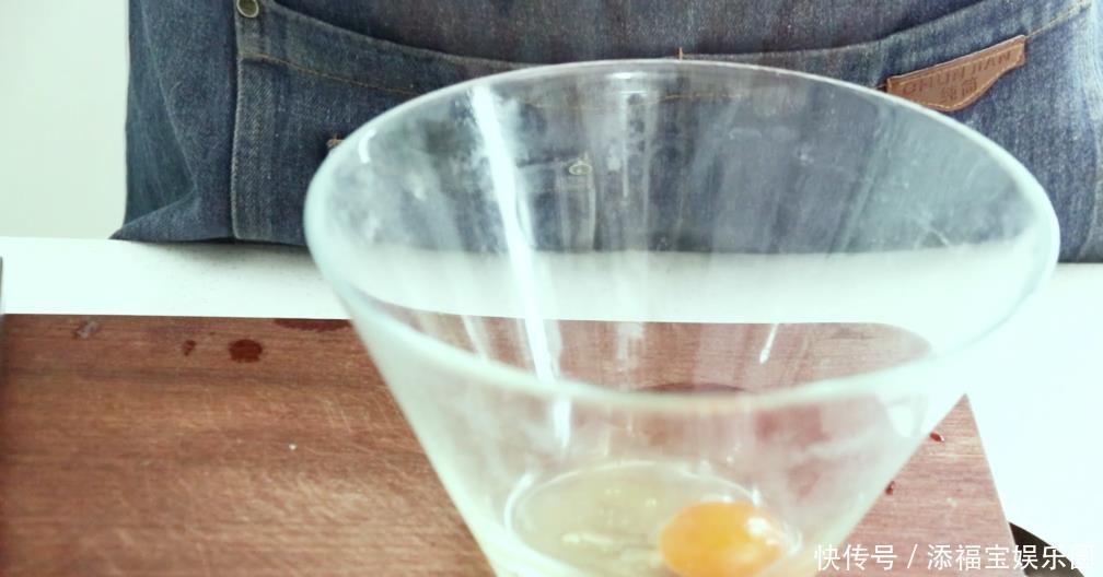 芹菜叶炒鸡蛋|眼睛疲劳多吃它,很多人都扔了,隔几天吃1次,眼睛明亮多了