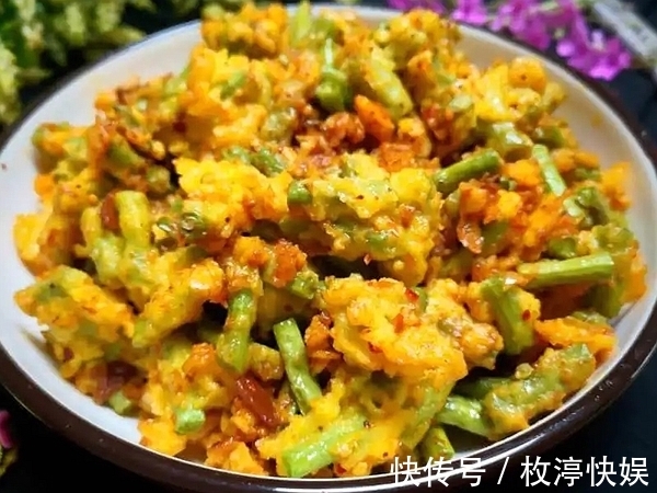 四菜两汤，肉质酥嫩，汤汁醇厚，营养美味又滋补，常吃益智强体质