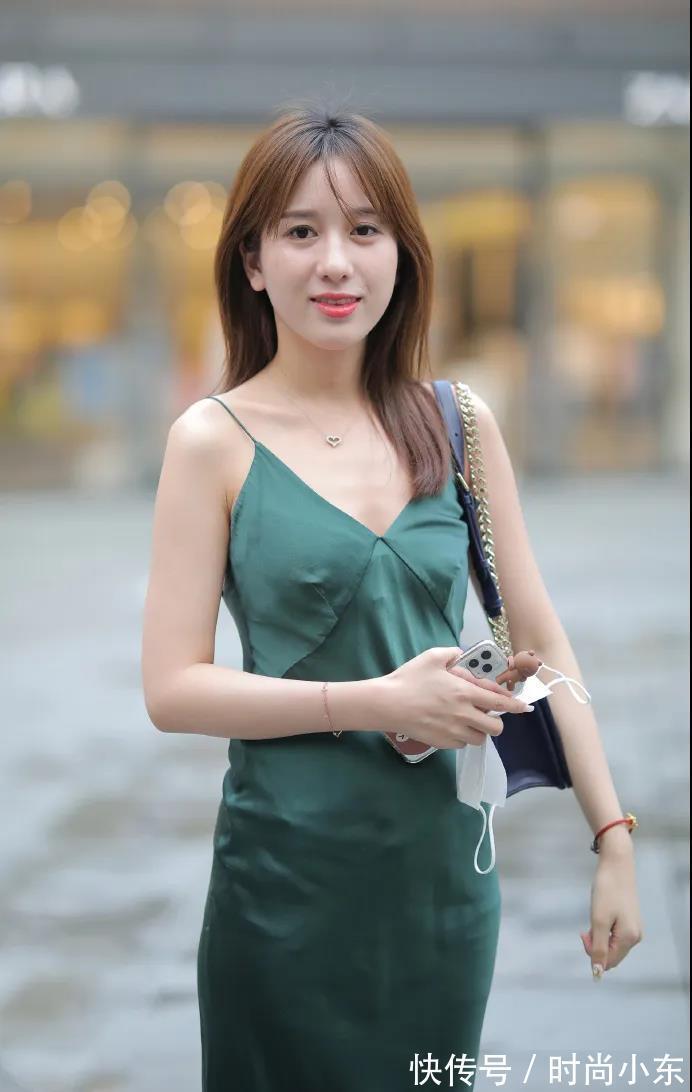 吊带裙|高跟吊带裙美女小姐姐,面容精致娇艳动人
