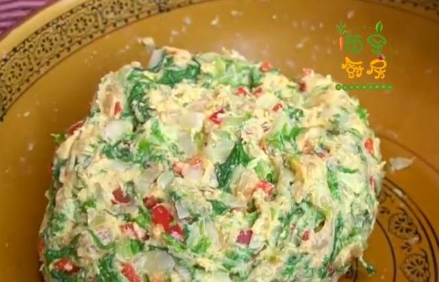 早餐饼这样做，青菜、粗粮加鸡肉，粗粮细做，营养健康，做法简单