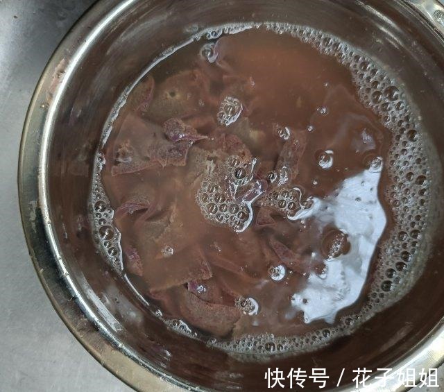 爆炒猪肝|泡椒爆炒猪肝，香嫩可口，美味下饭！