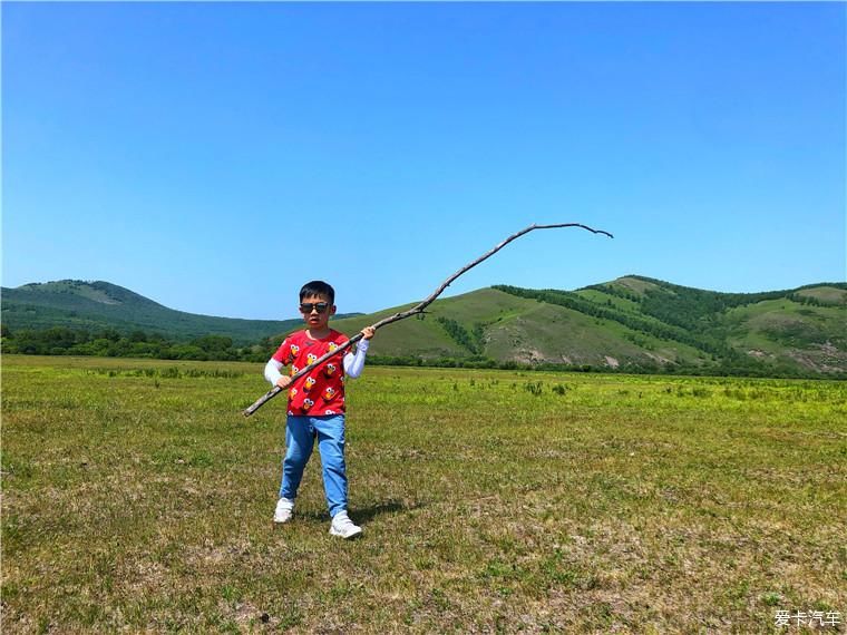 旅游景点|一半是天空的蓝，一半是草原的绿，穿越大兴安岭