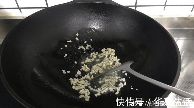 自律|闺蜜坚持吃轻断食晚餐，一个月轻松掉称8斤，真自律，难怪身材好