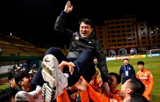 山東泰山隊|山東泰山驕人紀錄終止！中場悍將令人失望，缺點被放大后主動攬責