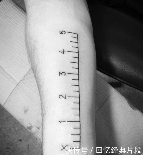 13个搞笑的纹身拖鞋省了,记事本也不用买了,承包你一年的槽点