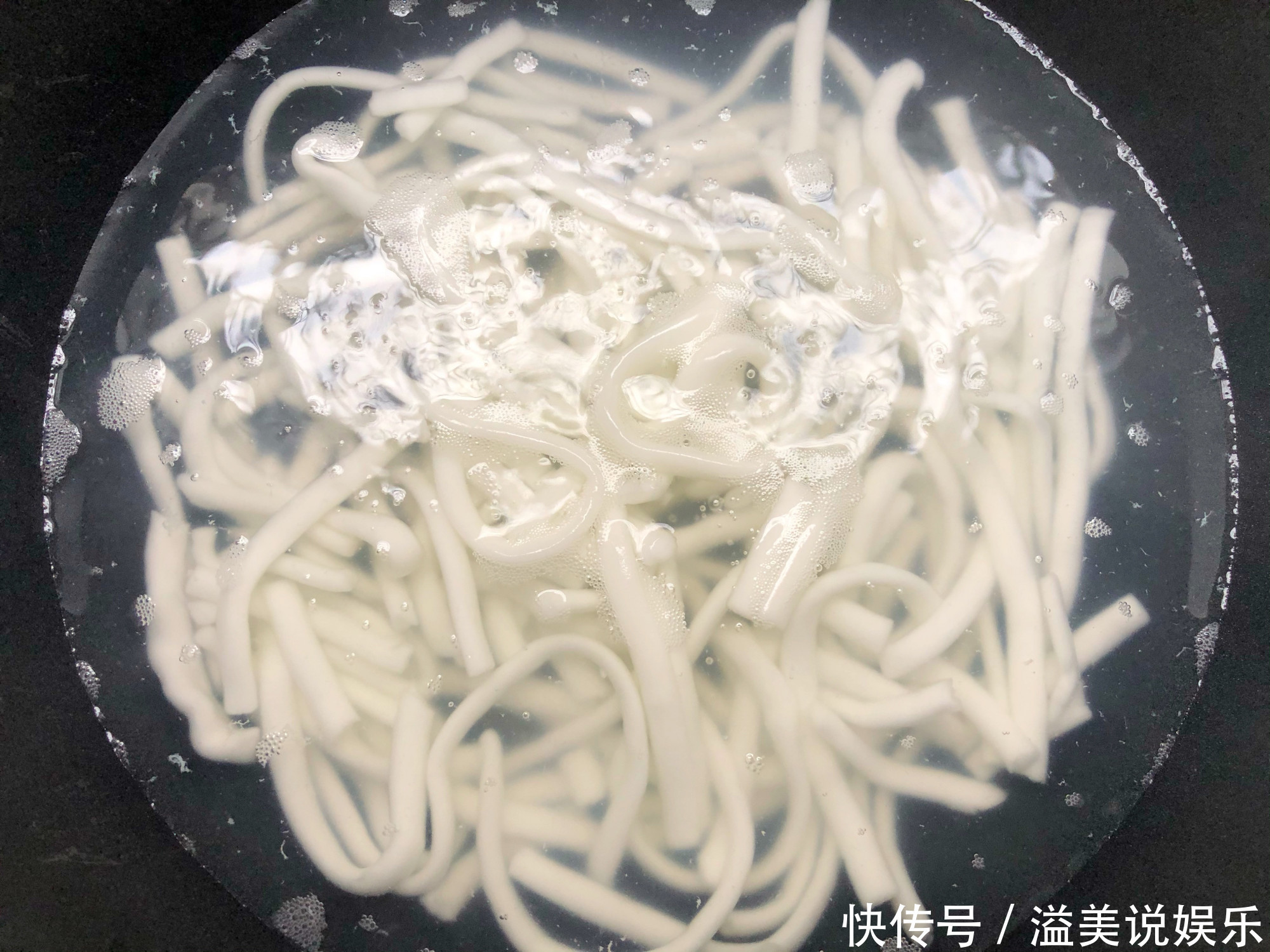  解馋|女儿点名要吃它，简单炒一炒，香辣美味，比大鱼大肉还解馋