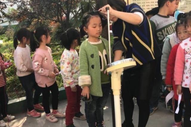 果蔬|4岁女孩身高1米3,宝妈还引以为荣,检查结果却让她瞬间崩溃痛哭