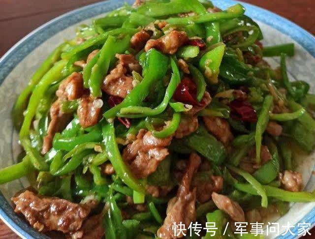 做辣椒炒肉,肉先别急着下锅,学会这3招,就连辣椒都是香的!