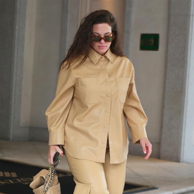 微胖|真给微胖女孩争气180斤超模亮相街头,穿衣自信大胆秀腰身