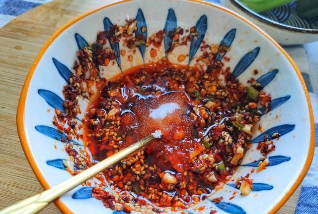 从头|适合冬季吃的面条,有肉有菜还有蛋,一碗下肚从头暖到脚,真舒服