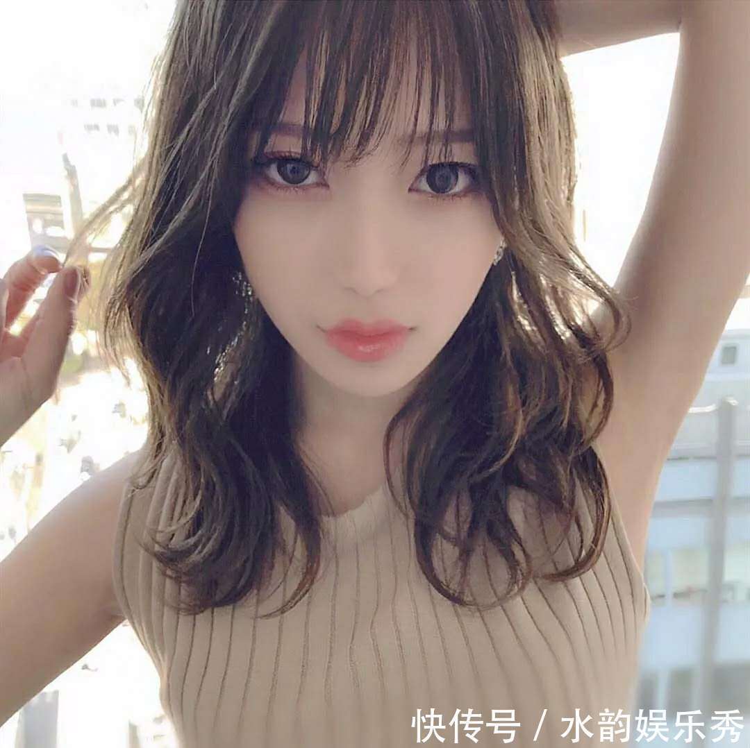 羊毛卷已经“失宠”了,今年流行“烫大弯”,长发短发都能烫